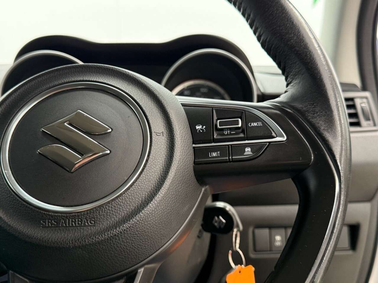 2021 SUZUKI SWIFT 2021 SUZUKI SWIFT