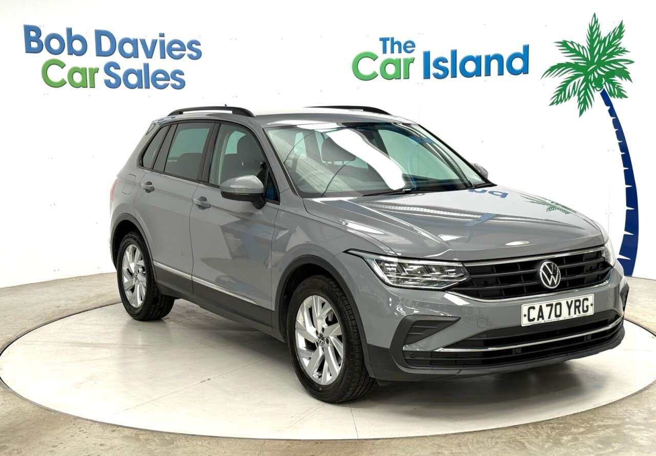A 2021 VOLKSWAGEN TIGUAN 1.5 TSI Life SUV 5dr Petrol Manual Euro 6 (s/s) (150 ps) Park Pilot, Apple A 2021 VOLKSWAGEN TIGUAN 1.5 TSI Life SUV 5dr Petrol Manual Euro 6 (s/s) (150 ps) Park Pilot, Apple