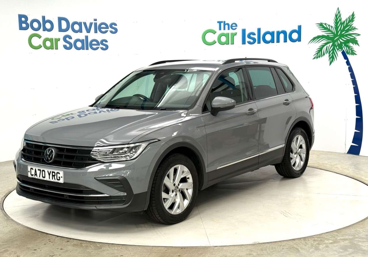 A 2021 VOLKSWAGEN TIGUAN 1.5 TSI Life SUV 5dr Petrol Manual Euro 6 (s/s) (150 ps) Park Pilot, Apple A 2021 VOLKSWAGEN TIGUAN 1.5 TSI Life SUV 5dr Petrol Manual Euro 6 (s/s) (150 ps) Park Pilot, Apple