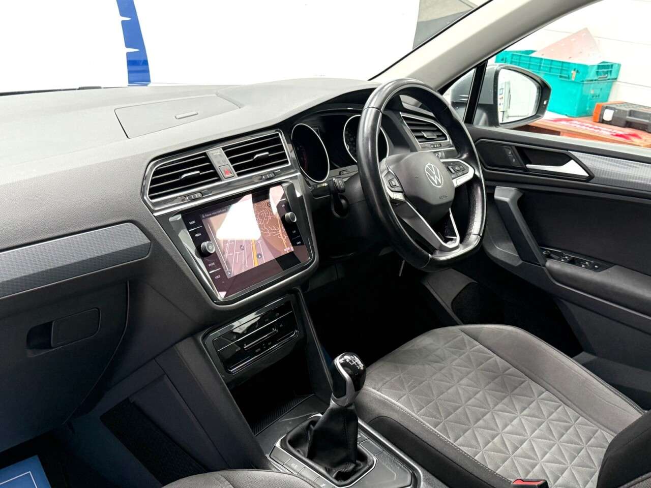 A 2021 VOLKSWAGEN TIGUAN 1.5 TSI Life SUV 5dr Petrol Manual Euro 6 (s/s) (150 ps) Park Pilot, Apple A 2021 VOLKSWAGEN TIGUAN 1.5 TSI Life SUV 5dr Petrol Manual Euro 6 (s/s) (150 ps) Park Pilot, Apple