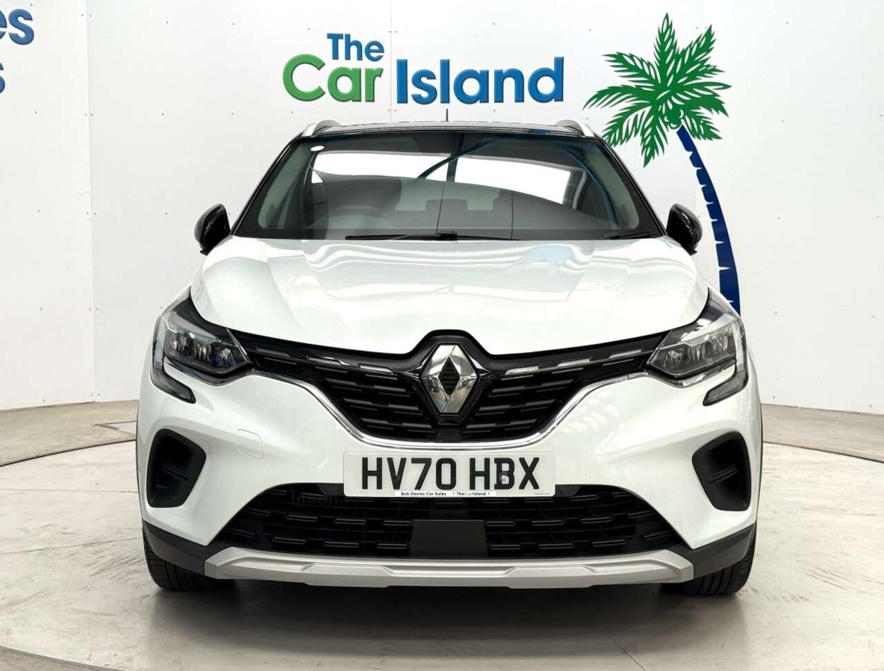 A 2020 RENAULT CAPTUR 1.0 TCe Iconic SUV 5dr Petrol Manual Euro 6 (s/s) (100 ps) Privacy Glass & A 2020 RENAULT CAPTUR 1.0 TCe Iconic SUV 5dr Petrol Manual Euro 6 (s/s) (100 ps) Privacy Glass &