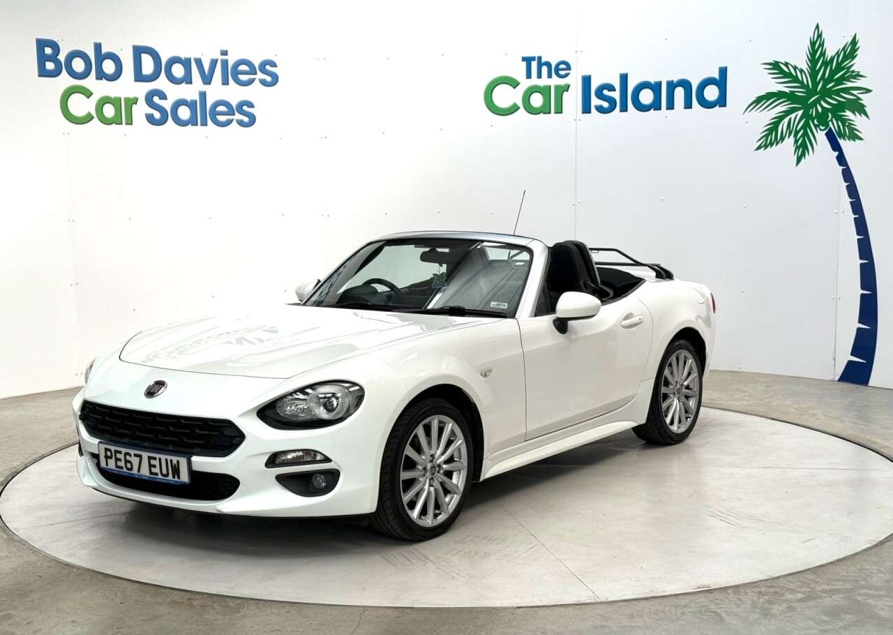 A 2017 FIAT 124 SPIDER 1.4 MultiAir Lusso Convertible 2dr Petrol Euro 6 (140 ps) Great History Hea A 2017 FIAT 124 SPIDER 1.4 MultiAir Lusso Convertible 2dr Petrol Euro 6 (140 ps) Great History Hea