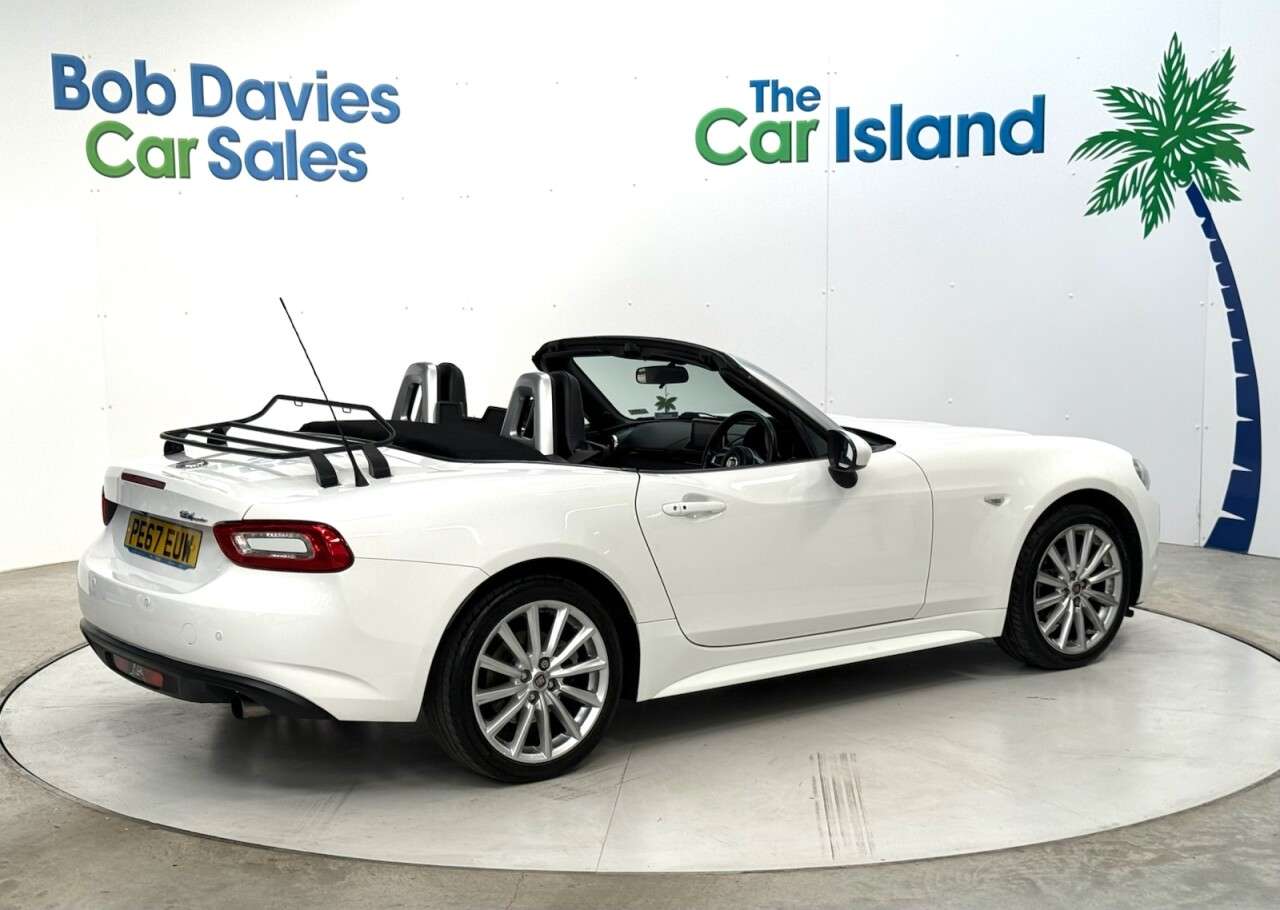 2017 FIAT 124 SPIDER 2017 FIAT 124 SPIDER