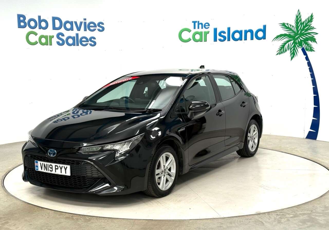 A 2019 TOYOTA COROLLA 1.8 VVT-h Icon Tech Hatchback 5dr Petrol Hybrid CVT Euro 6 (s/s) (122 ps) H A 2019 TOYOTA COROLLA 1.8 VVT-h Icon Tech Hatchback 5dr Petrol Hybrid CVT Euro 6 (s/s) (122 ps) H