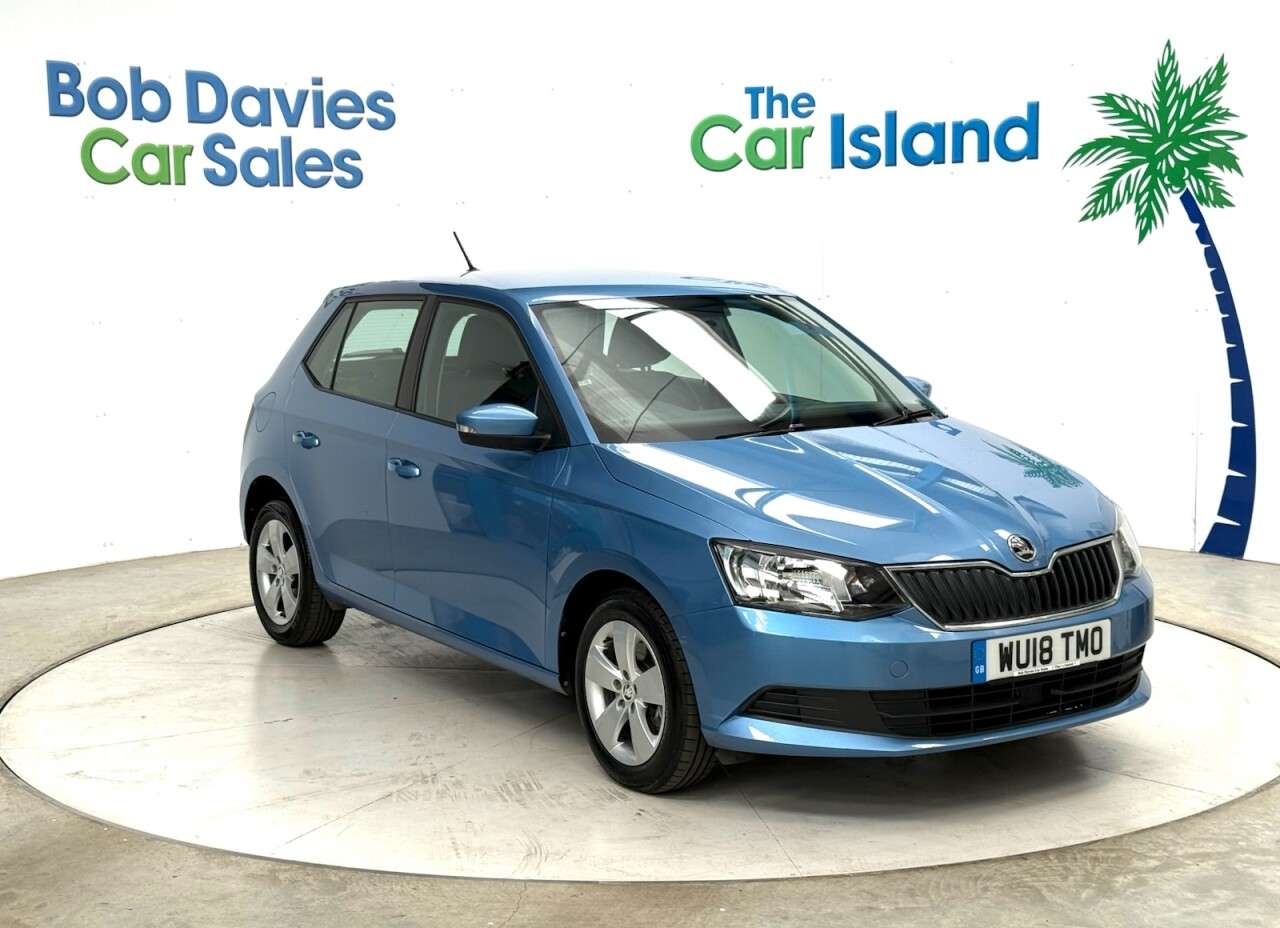 A 2018 SKODA FABIA 1.0 TSI SE Hatchback 5dr Petrol DSG Euro 6 (s/s) (110 ps) Parking Sensors & A 2018 SKODA FABIA 1.0 TSI SE Hatchback 5dr Petrol DSG Euro 6 (s/s) (110 ps) Parking Sensors &