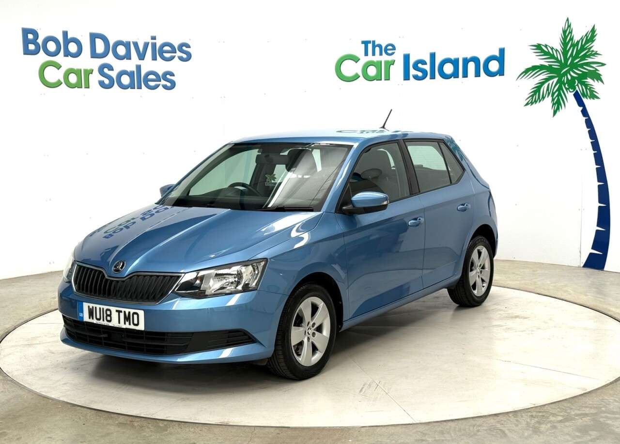 A 2018 SKODA FABIA 1.0 TSI SE Hatchback 5dr Petrol DSG Euro 6 (s/s) (110 ps) Parking Sensors & A 2018 SKODA FABIA 1.0 TSI SE Hatchback 5dr Petrol DSG Euro 6 (s/s) (110 ps) Parking Sensors &