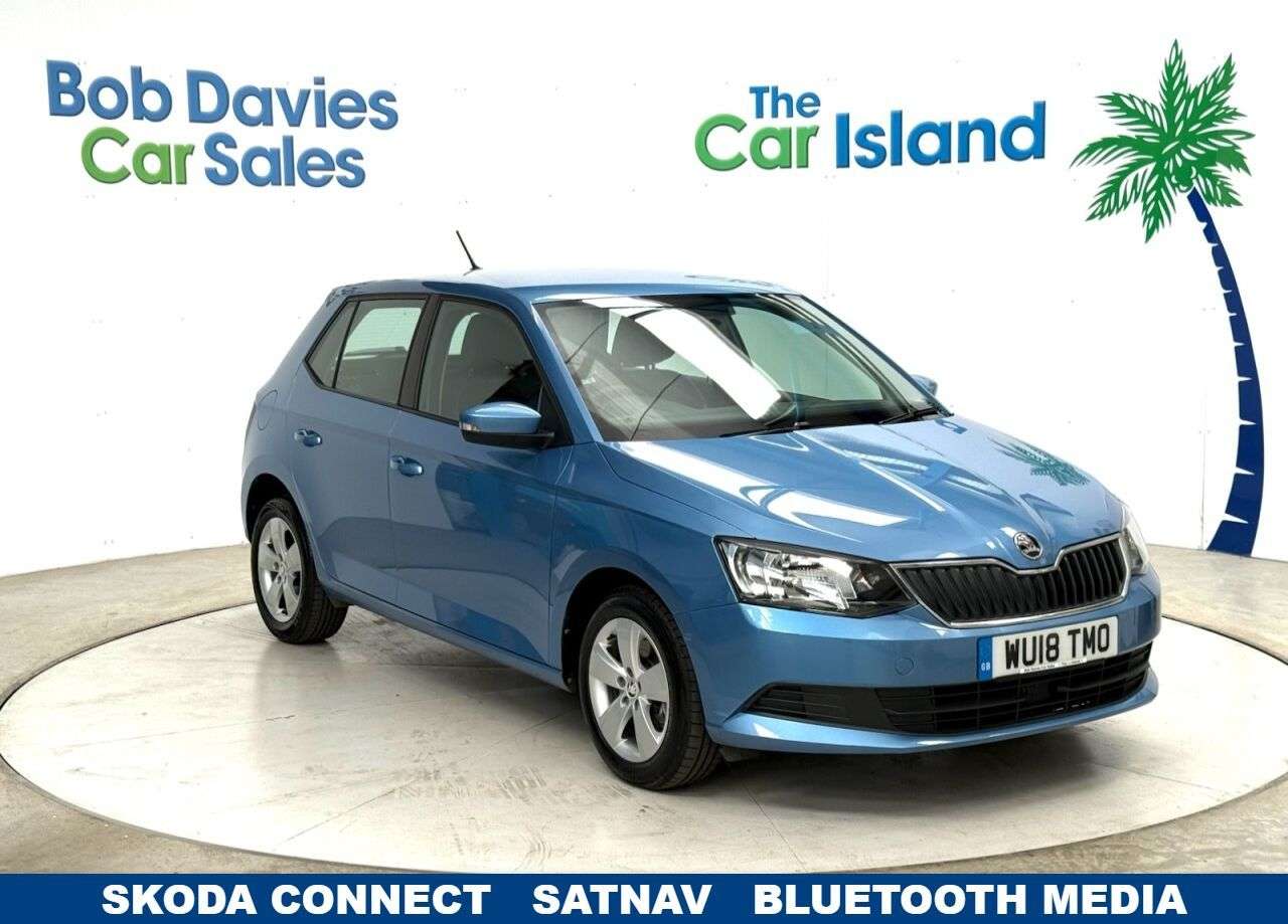 A 2018 SKODA FABIA 1.0 TSI SE Hatchback 5dr Petrol DSG Euro 6 (s/s) (110 ps) Parking Sensors & A 2018 SKODA FABIA 1.0 TSI SE Hatchback 5dr Petrol DSG Euro 6 (s/s) (110 ps) Parking Sensors &