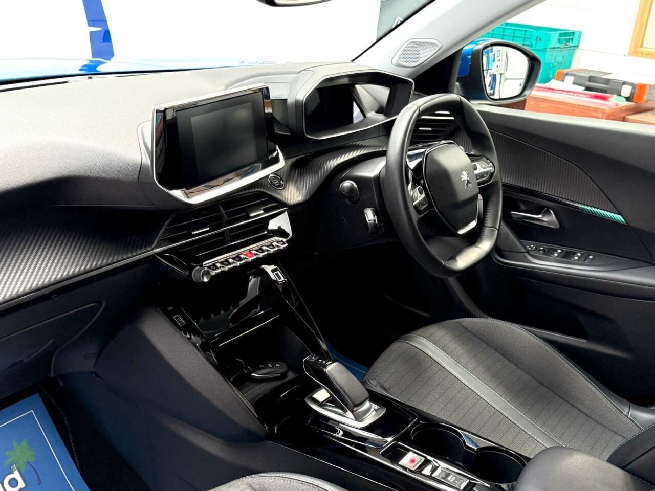 A 2022 PEUGEOT E-2008 50kWh Allure Premium SUV 5dr Electric Auto (136 ps) Peugeot S.History, 200+ A 2022 PEUGEOT E-2008 50kWh Allure Premium SUV 5dr Electric Auto (136 ps) Peugeot S.History, 200+