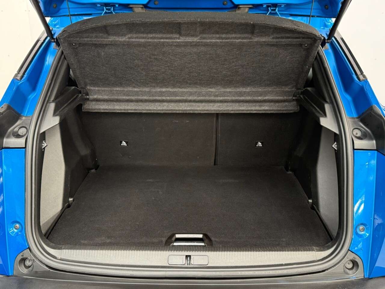 2022 PEUGEOT E-2008 2022 PEUGEOT E-2008