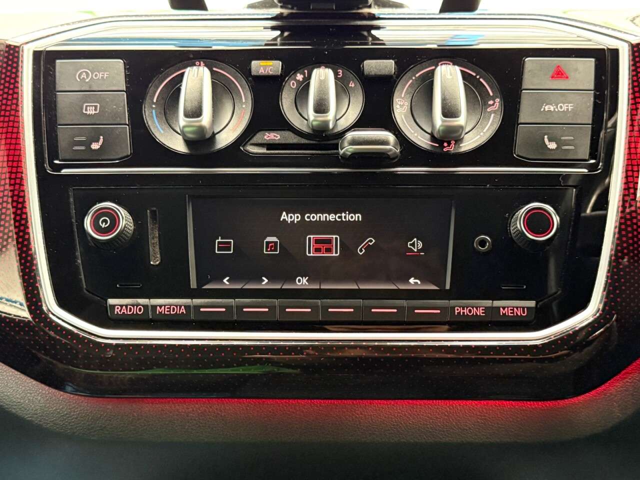 2021 VOLKSWAGEN UP! 2021 VOLKSWAGEN UP!