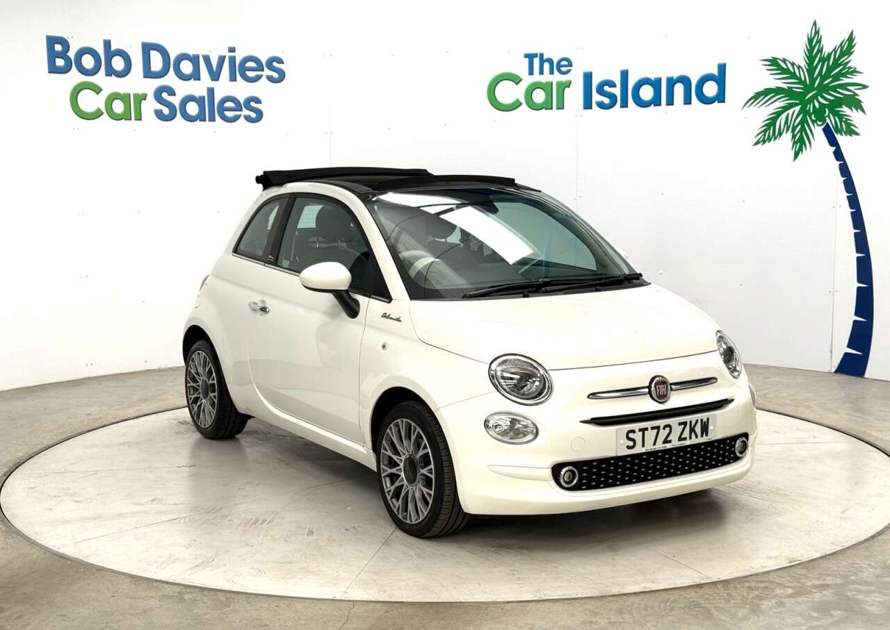 A 2023 FIAT 500C 1.0 MHEV Dolcevita Plus Convertible 2dr Petrol Manual Euro 6 (s/s) (70 bhp) A 2023 FIAT 500C 1.0 MHEV Dolcevita Plus Convertible 2dr Petrol Manual Euro 6 (s/s) (70 bhp)