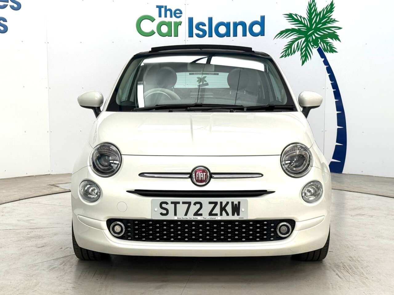 A 2023 FIAT 500C 1.0 MHEV Dolcevita Plus Convertible 2dr Petrol Manual Euro 6 (s/s) (70 bhp) A 2023 FIAT 500C 1.0 MHEV Dolcevita Plus Convertible 2dr Petrol Manual Euro 6 (s/s) (70 bhp)