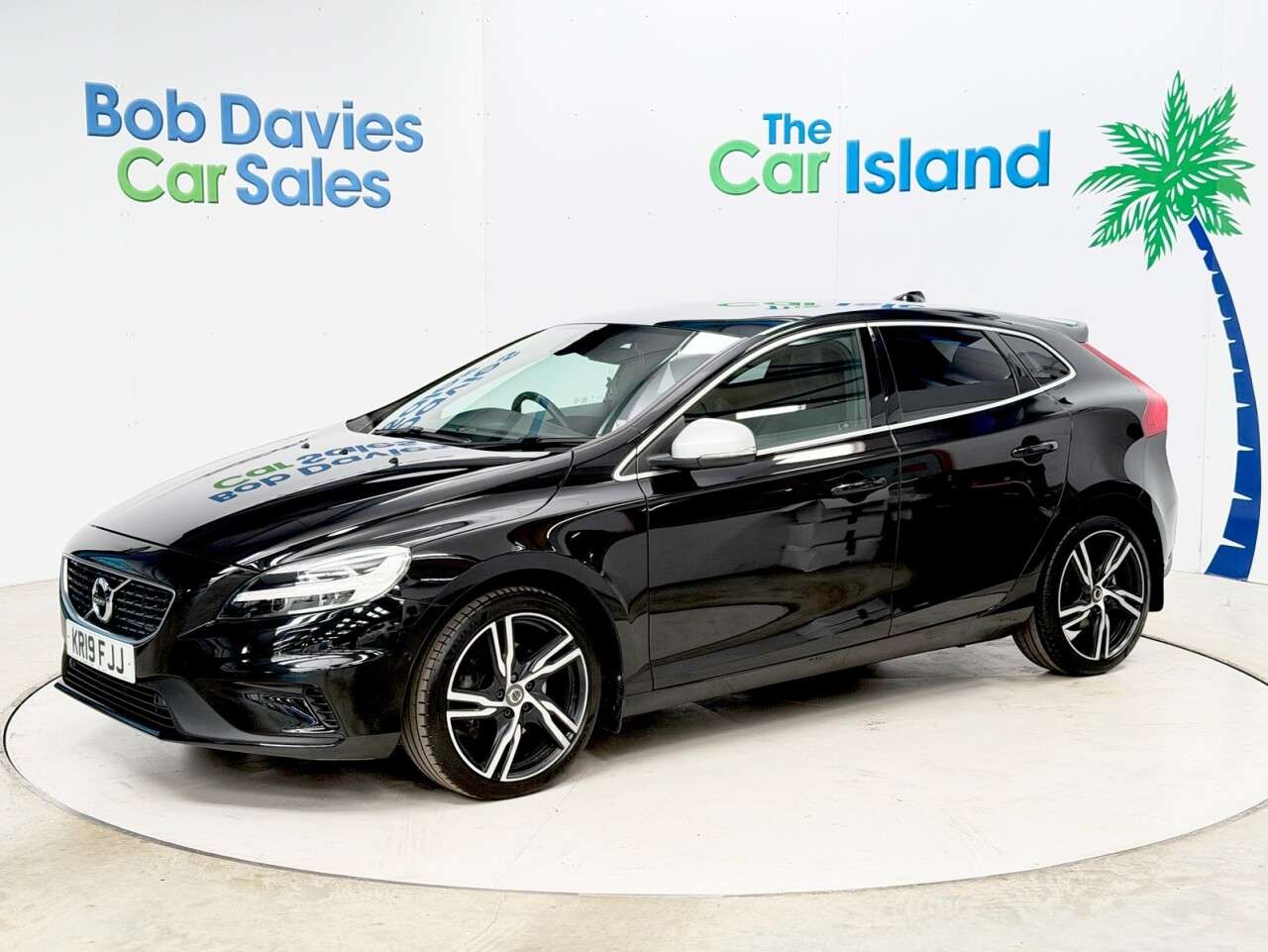 2019 VOLVO V40 2019 VOLVO V40