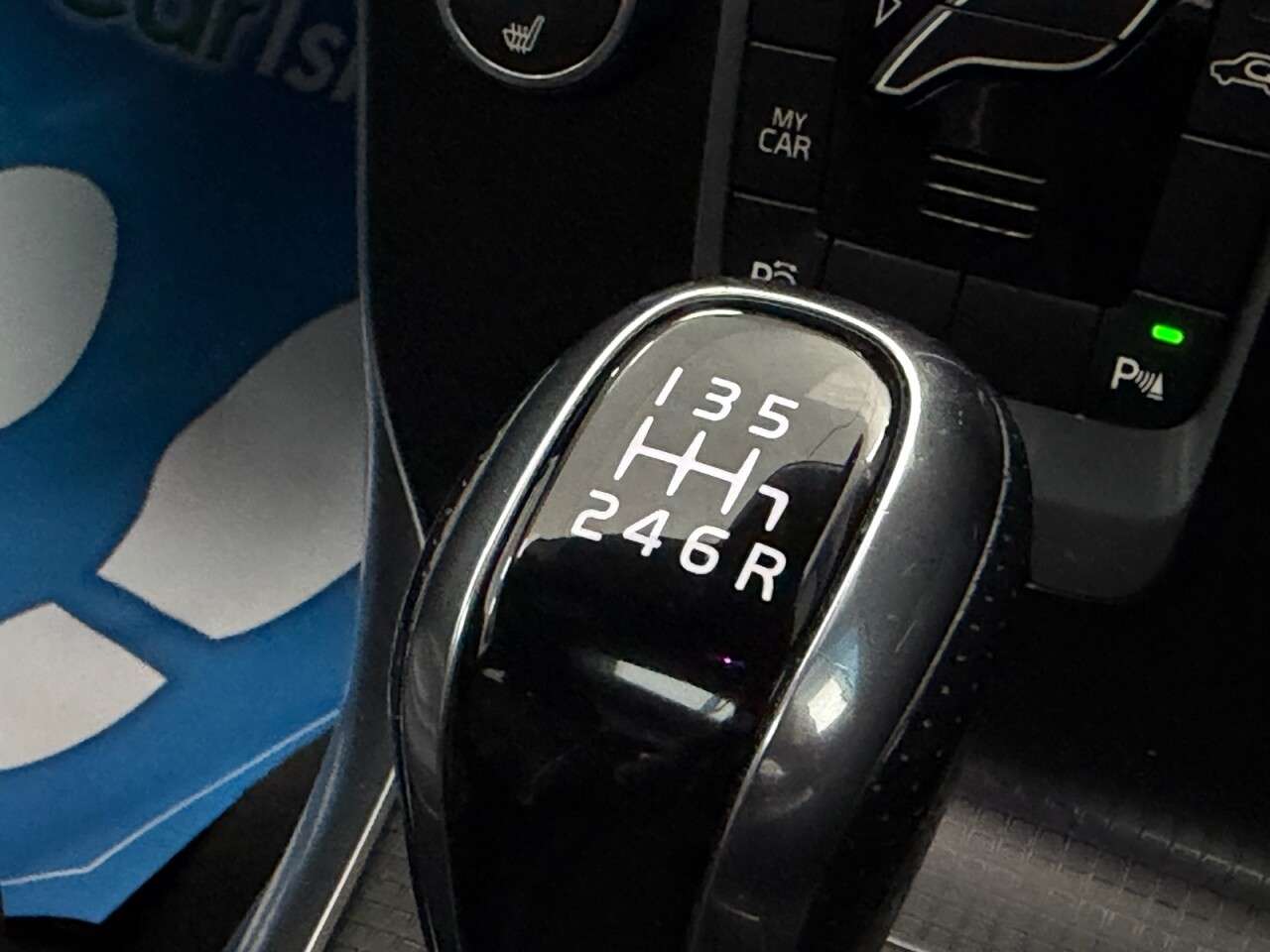 2019 VOLVO V40 2019 VOLVO V40