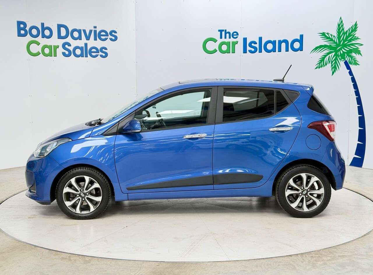 A 2019 HYUNDAI I10 1.2 Premium SE Hatchback 5dr Petrol Manual Euro 6 (87 ps) Parking Camera SA A 2019 HYUNDAI I10 1.2 Premium SE Hatchback 5dr Petrol Manual Euro 6 (87 ps) Parking Camera SA
