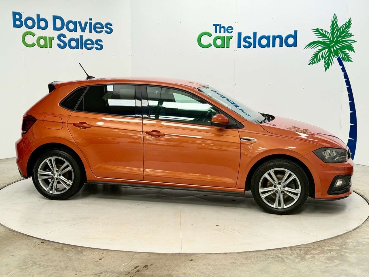 A 2018 VOLKSWAGEN POLO 1.0 TSI R-Line Hatchback 5dr Petrol Manual Euro 6 (s/s) (115 ps) Great Serv A 2018 VOLKSWAGEN POLO 1.0 TSI R-Line Hatchback 5dr Petrol Manual Euro 6 (s/s) (115 ps) Great Serv