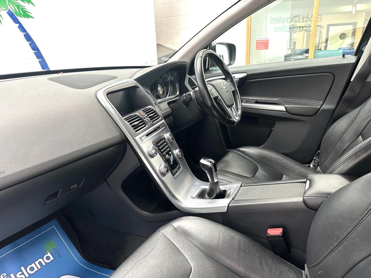 2017 VOLVO XC60 2017 VOLVO XC60
