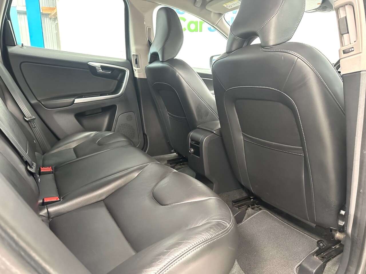 2017 VOLVO XC60 2017 VOLVO XC60