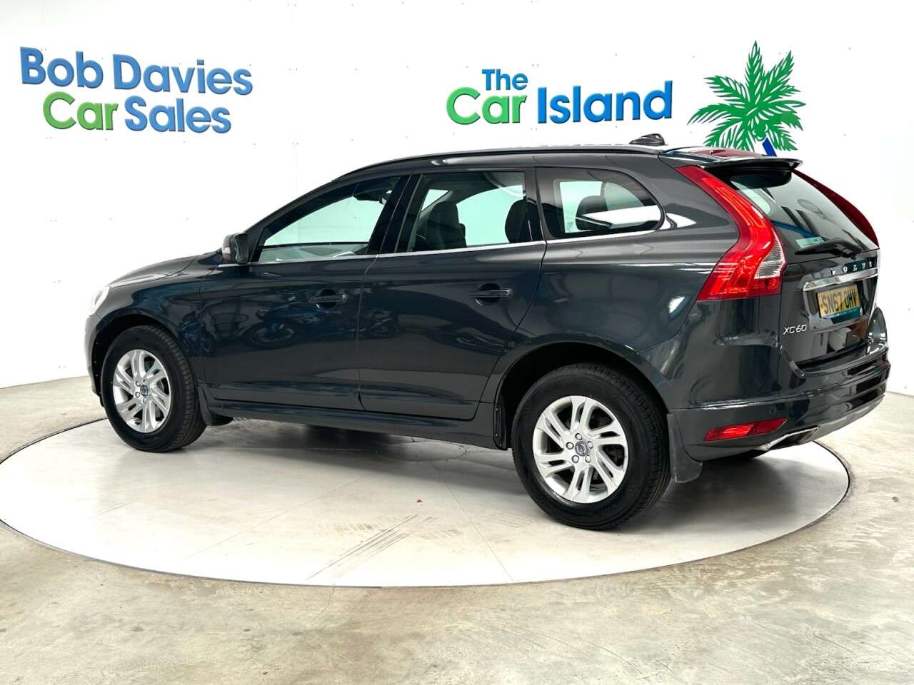 2017 VOLVO XC60 2017 VOLVO XC60