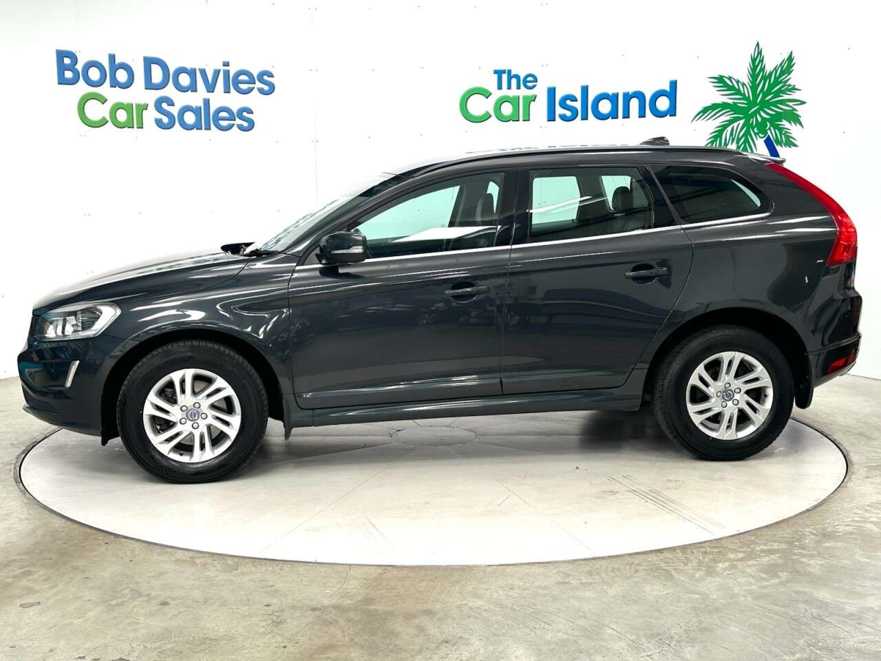 2017 VOLVO XC60 2017 VOLVO XC60