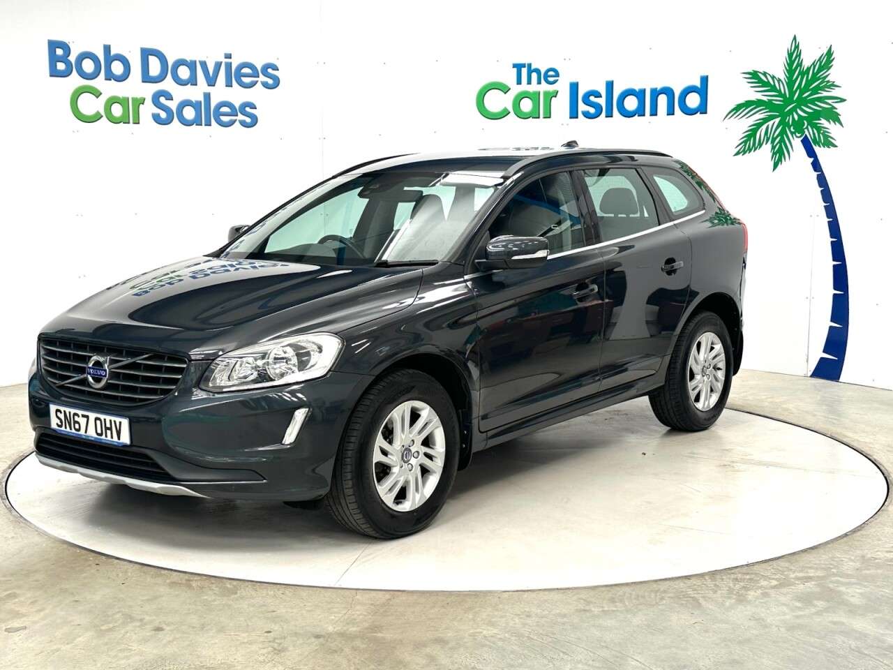 A 2017 VOLVO XC60 2.0 D4 SE Nav SUV 5dr Diesel Manual Euro 6 (s/s) (190 ps) SATNAV, Park Assi A 2017 VOLVO XC60 2.0 D4 SE Nav SUV 5dr Diesel Manual Euro 6 (s/s) (190 ps) SATNAV, Park Assi