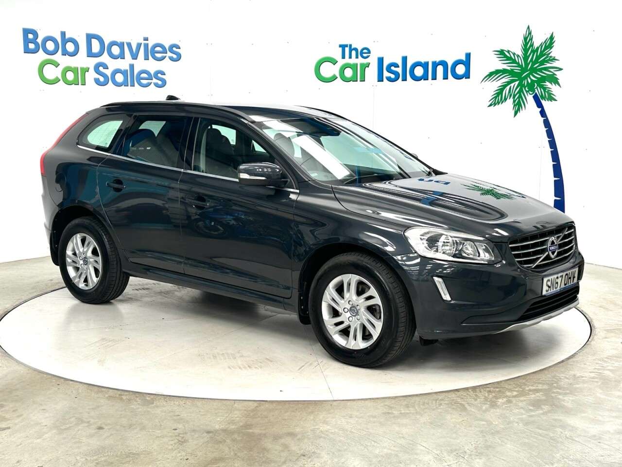 A 2017 VOLVO XC60 2.0 D4 SE Nav SUV 5dr Diesel Manual Euro 6 (s/s) (190 ps) SATNAV, Park Assi A 2017 VOLVO XC60 2.0 D4 SE Nav SUV 5dr Diesel Manual Euro 6 (s/s) (190 ps) SATNAV, Park Assi
