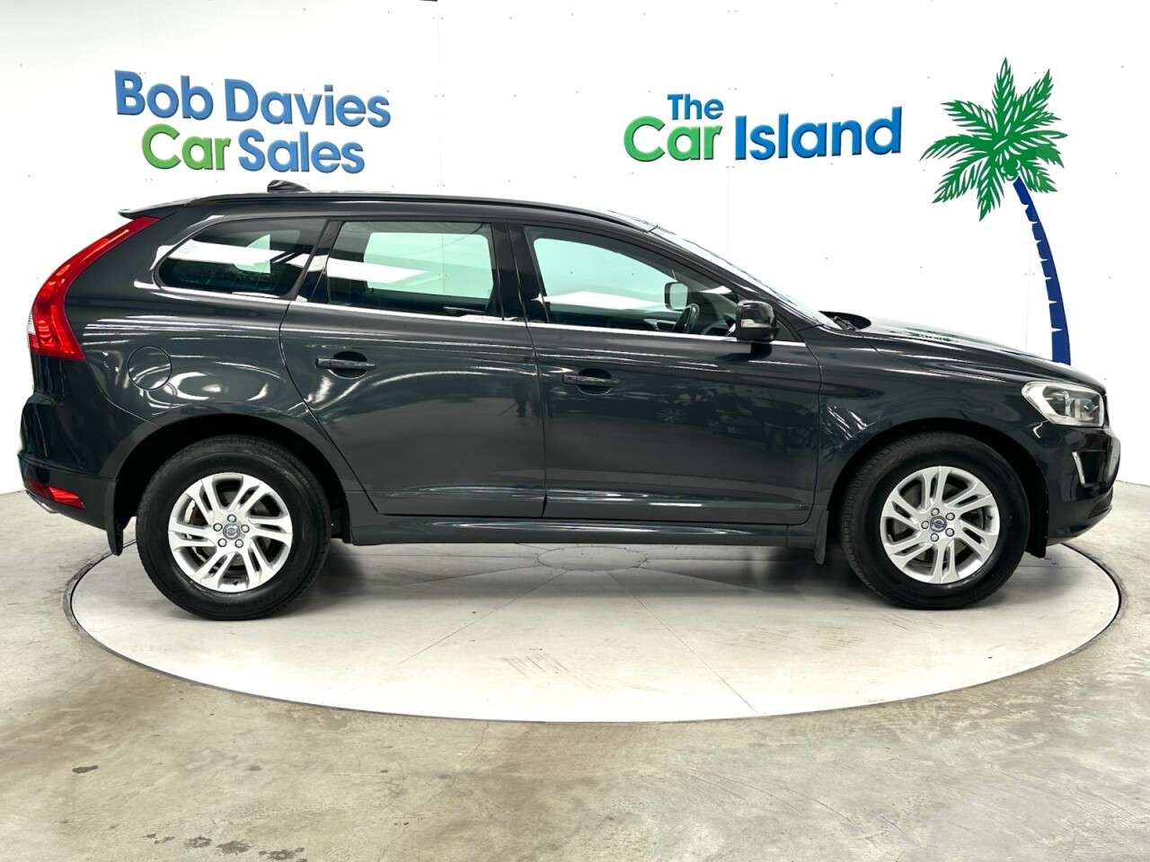 2017 VOLVO XC60 2017 VOLVO XC60