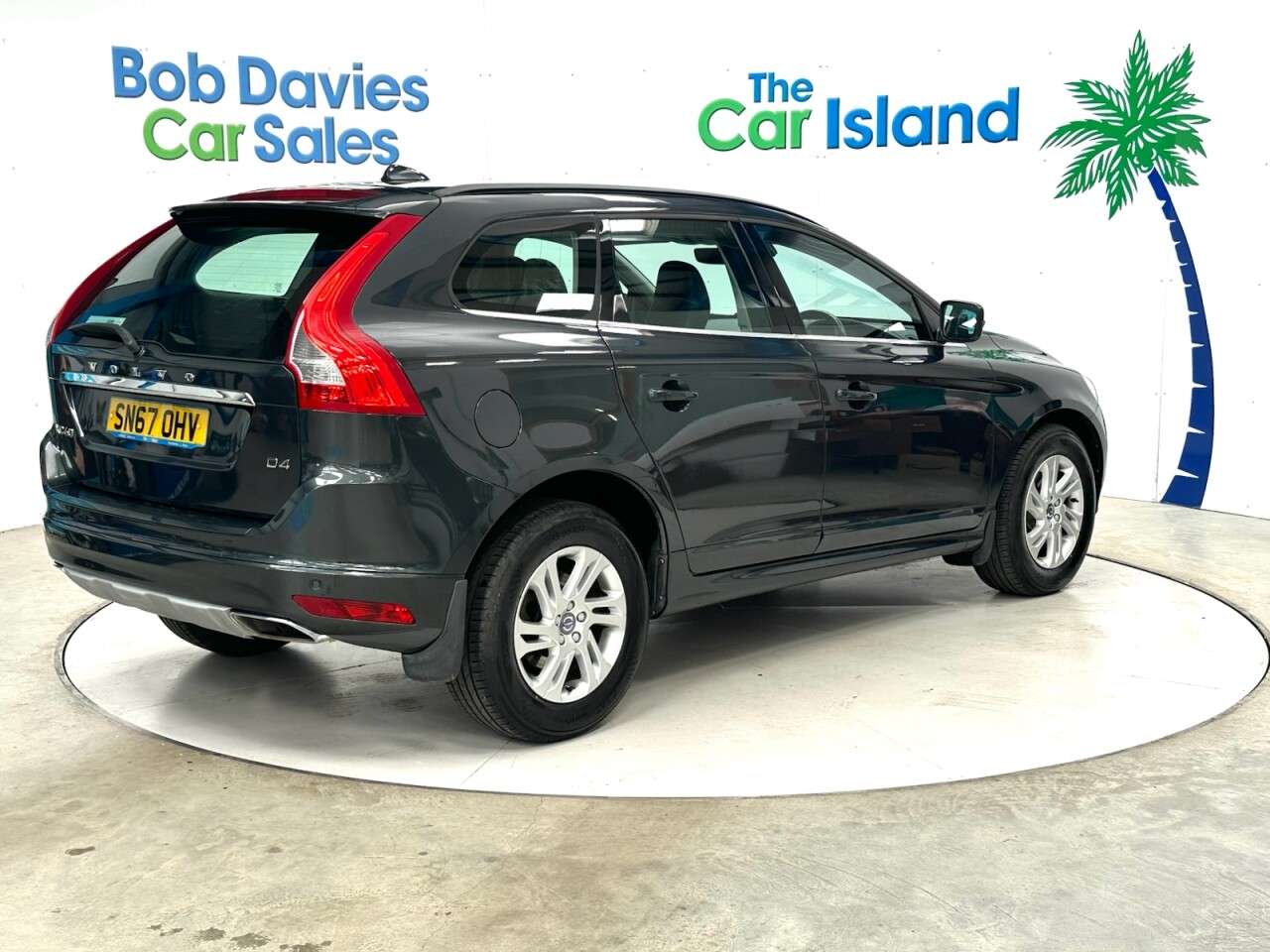 2017 VOLVO XC60 2017 VOLVO XC60