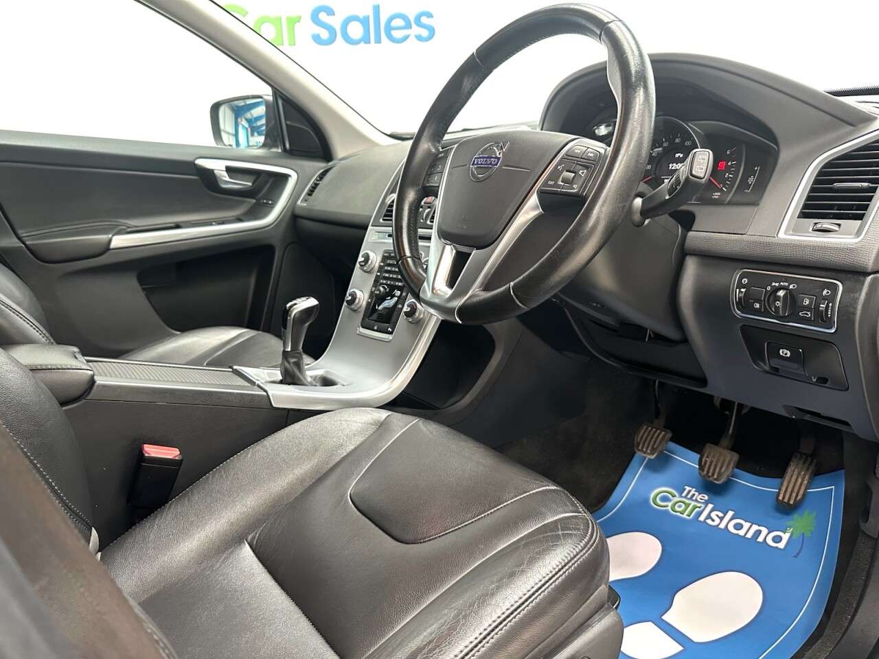 2017 VOLVO XC60 2017 VOLVO XC60