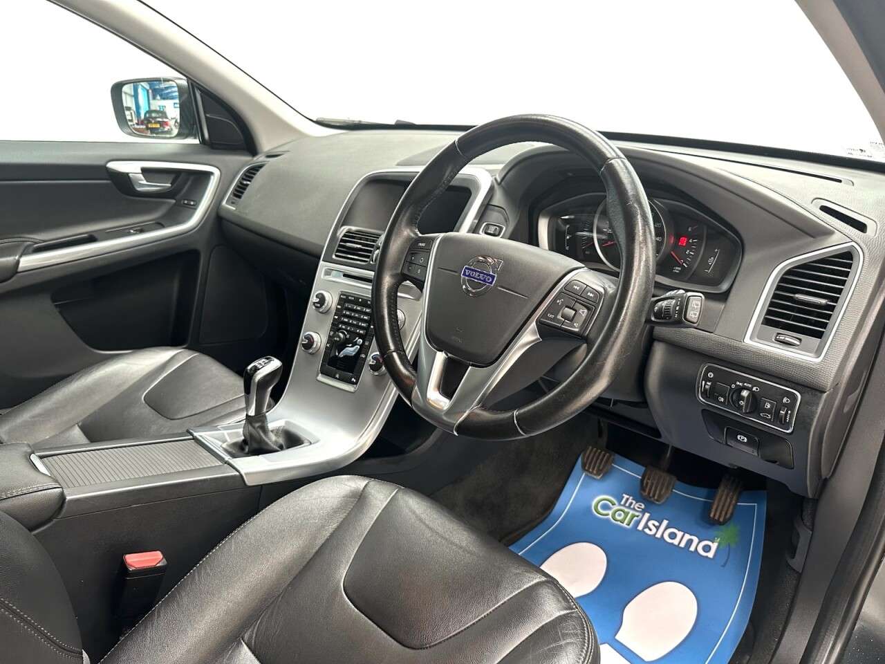 2017 VOLVO XC60 2017 VOLVO XC60