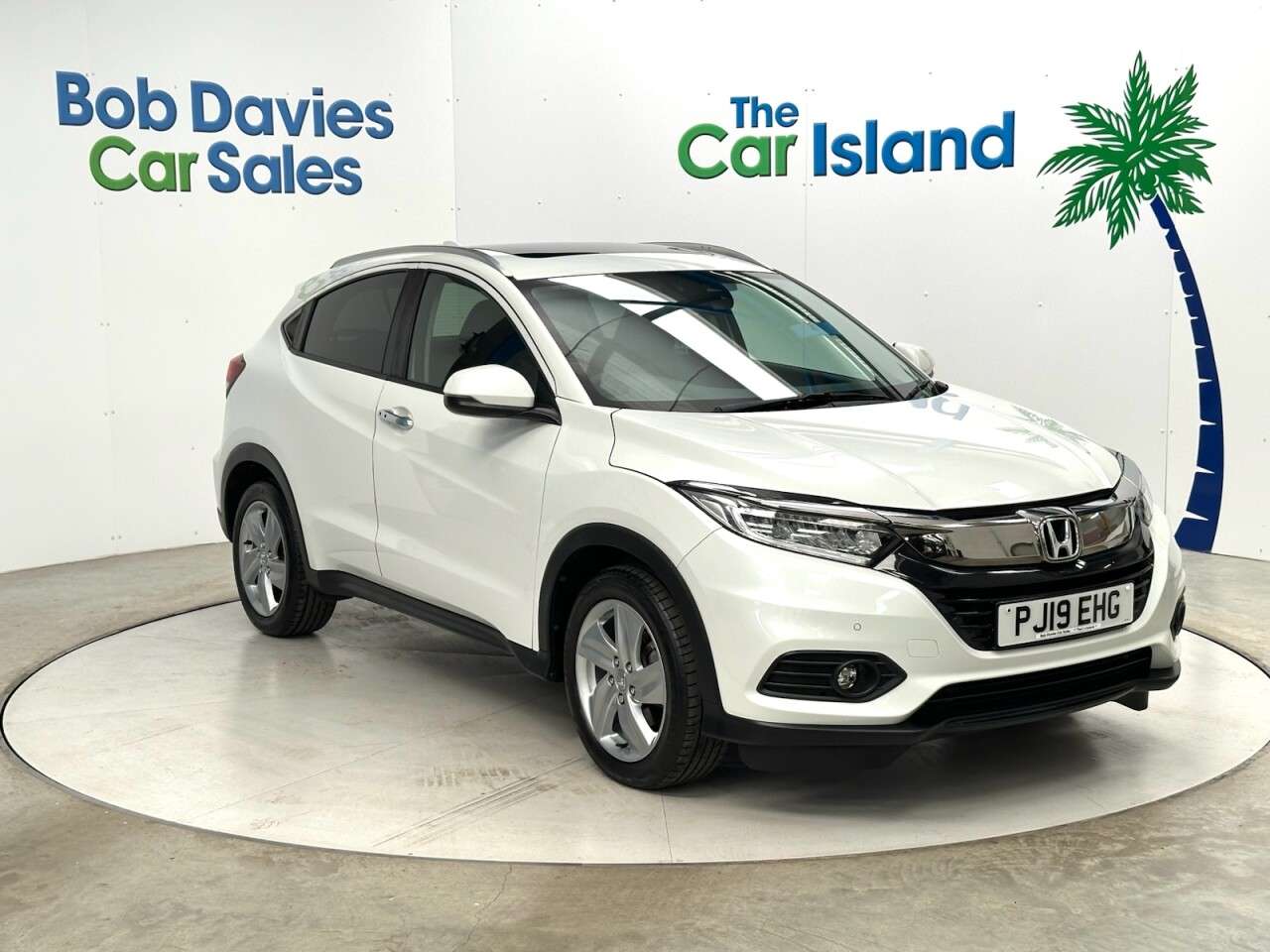 A 2019 HONDA HR-V 1.5 i-VTEC EX SUV 5dr Petrol CVT Euro 6 (s/s) (130 ps) Heated Leather, SATN A 2019 HONDA HR-V 1.5 i-VTEC EX SUV 5dr Petrol CVT Euro 6 (s/s) (130 ps) Heated Leather, SATN
