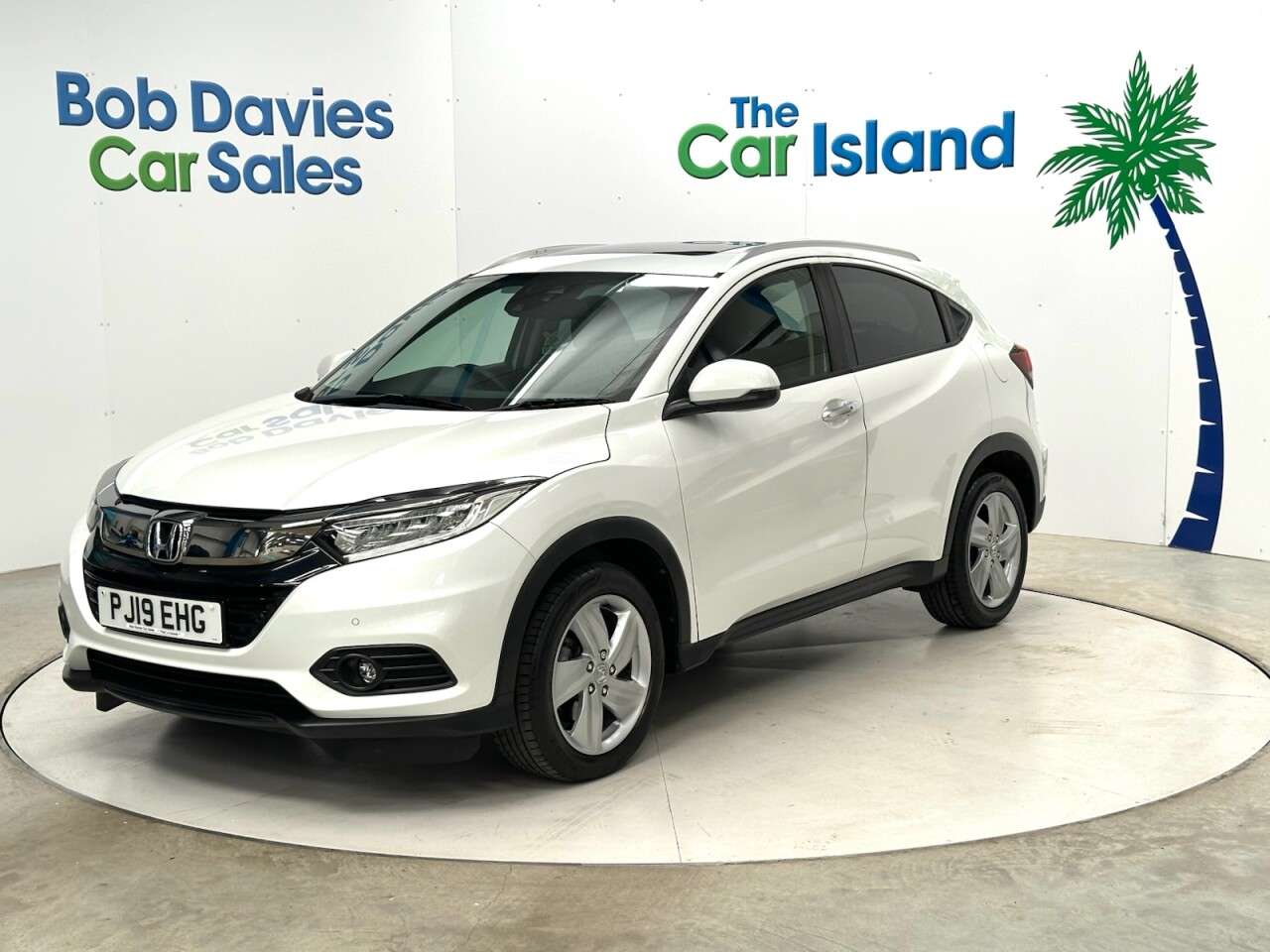 A 2019 HONDA HR-V 1.5 i-VTEC EX SUV 5dr Petrol CVT Euro 6 (s/s) (130 ps) Heated Leather, SATN A 2019 HONDA HR-V 1.5 i-VTEC EX SUV 5dr Petrol CVT Euro 6 (s/s) (130 ps) Heated Leather, SATN
