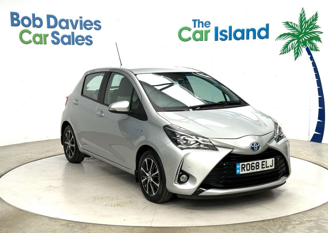 A 2018 TOYOTA YARIS 1.5 VVT-h Icon Tech Hatchback 5dr Petrol Hybrid E-CVT Euro 6 (s/s) (100 ps) A 2018 TOYOTA YARIS 1.5 VVT-h Icon Tech Hatchback 5dr Petrol Hybrid E-CVT Euro 6 (s/s) (100 ps)