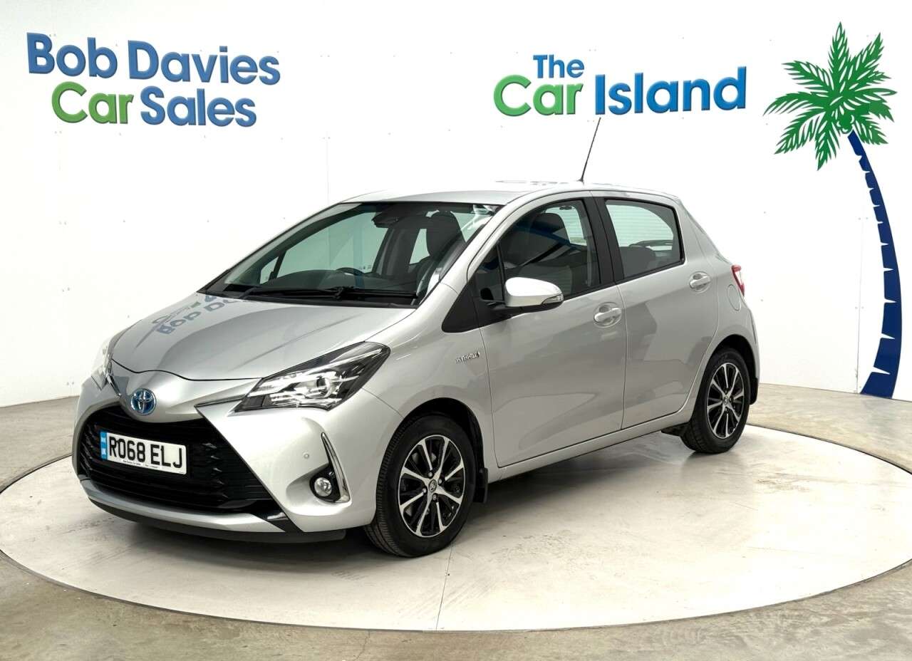 A 2018 TOYOTA YARIS 1.5 VVT-h Icon Tech Hatchback 5dr Petrol Hybrid E-CVT Euro 6 (s/s) (100 ps) A 2018 TOYOTA YARIS 1.5 VVT-h Icon Tech Hatchback 5dr Petrol Hybrid E-CVT Euro 6 (s/s) (100 ps)