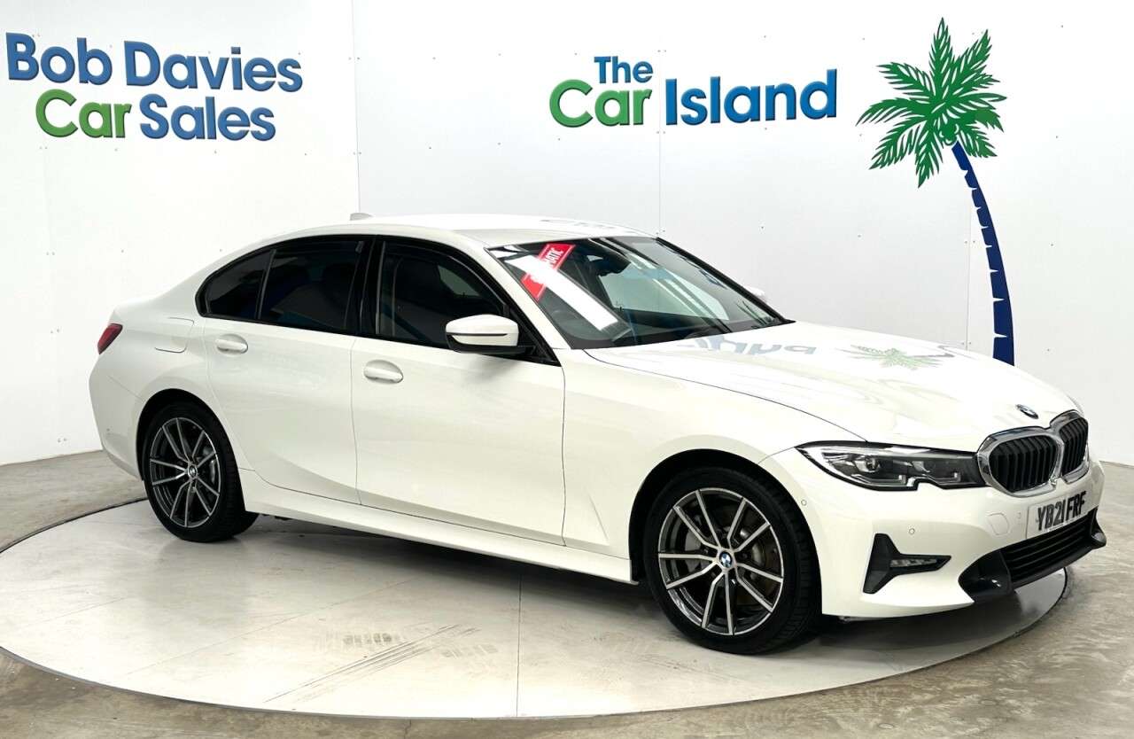 A 2021 BMW 3 SERIES 2.0 330e 12kWh Sport Pro Saloon 4dr Petrol Plug-in Hybrid Auto Euro 6 (s/s) A 2021 BMW 3 SERIES 2.0 330e 12kWh Sport Pro Saloon 4dr Petrol Plug-in Hybrid Auto Euro 6 (s/s)