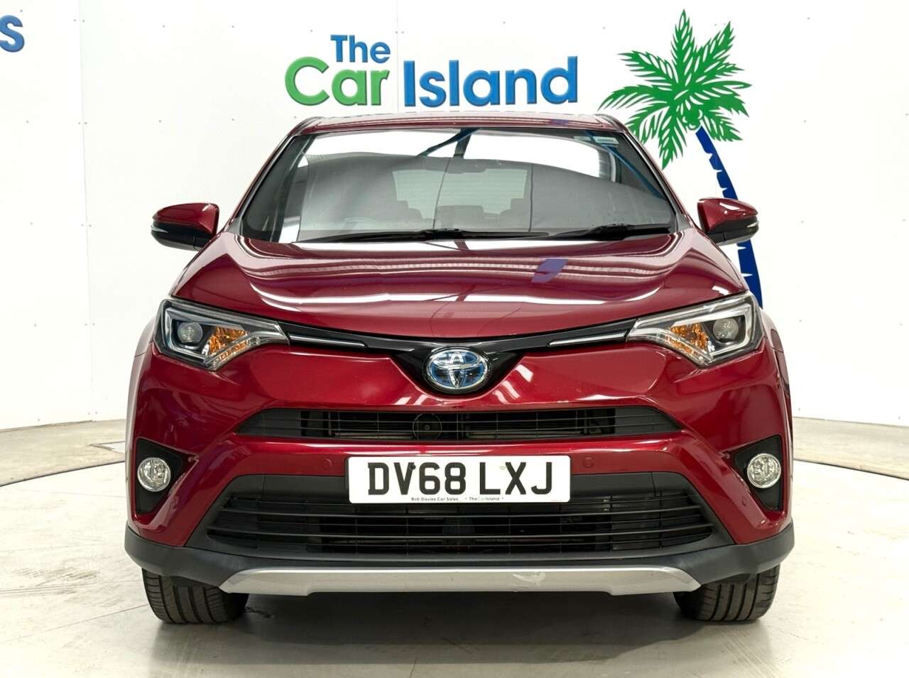 A 2018 TOYOTA RAV4 2.5 VVT-h Design SUV 5dr Petrol Hybrid CVT 4WD Euro 6 (s/s) (197 ps) Revers A 2018 TOYOTA RAV4 2.5 VVT-h Design SUV 5dr Petrol Hybrid CVT 4WD Euro 6 (s/s) (197 ps) Revers