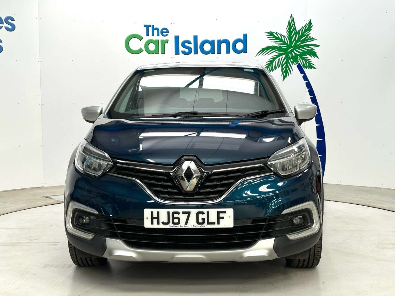 A 2017 RENAULT CAPTUR 0.9 TCe ENERGY Dynamique S Nav SUV 5dr Petrol Manual Euro 6 (s/s) (90 ps) T A 2017 RENAULT CAPTUR 0.9 TCe ENERGY Dynamique S Nav SUV 5dr Petrol Manual Euro 6 (s/s) (90 ps) T