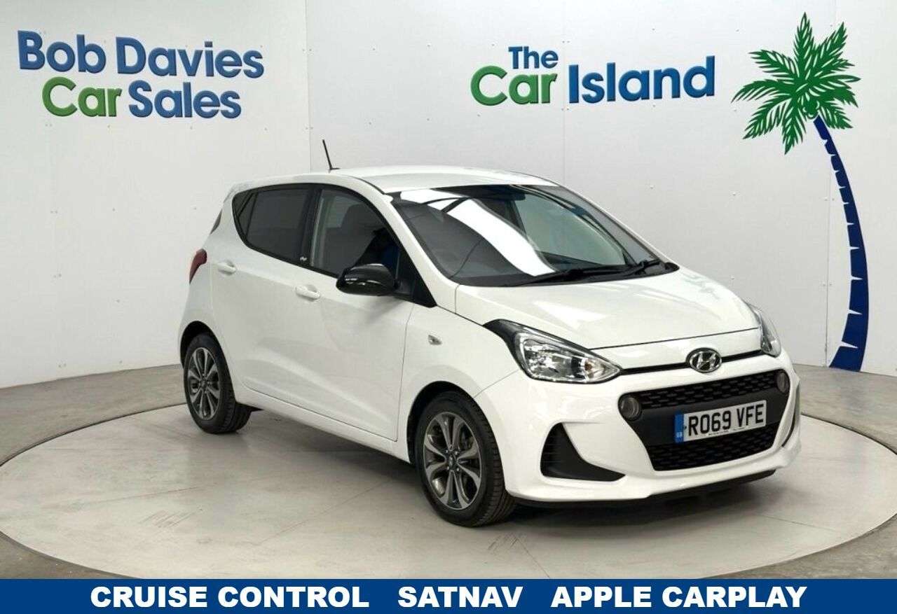 A 2019 HYUNDAI I10 1.0 Play Hatchback 5dr Petrol Manual Euro 6 (67 ps) Touchscreen SATNAV & Bl A 2019 HYUNDAI I10 1.0 Play Hatchback 5dr Petrol Manual Euro 6 (67 ps) Touchscreen SATNAV & Bl