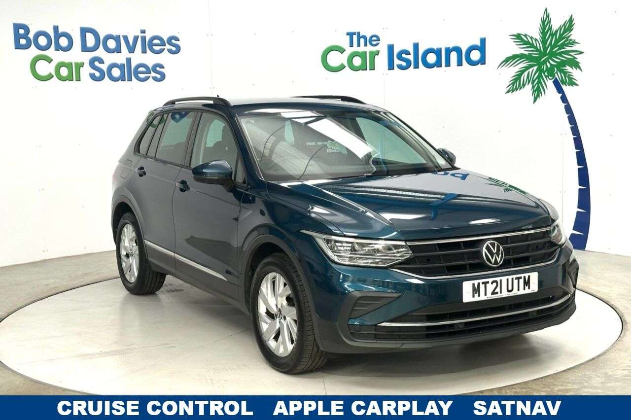 A 2021 VOLKSWAGEN TIGUAN 1.5 TSI Life SUV 5dr Petrol Manual Euro 6 (s/s) (130 ps) Large Display, Dua A 2021 VOLKSWAGEN TIGUAN 1.5 TSI Life SUV 5dr Petrol Manual Euro 6 (s/s) (130 ps) Large Display, Dua