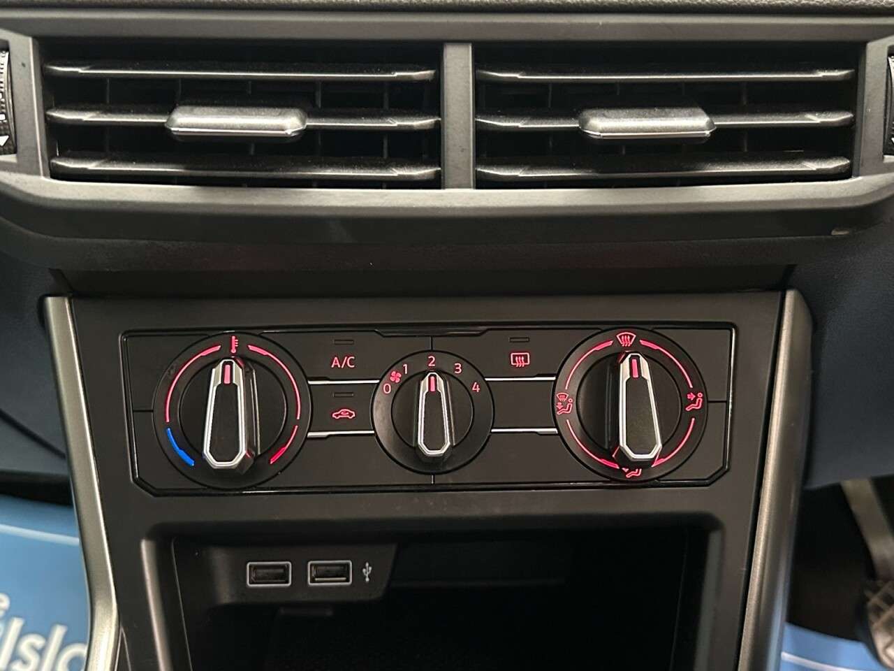 2019 VOLKSWAGEN POLO 2019 VOLKSWAGEN POLO