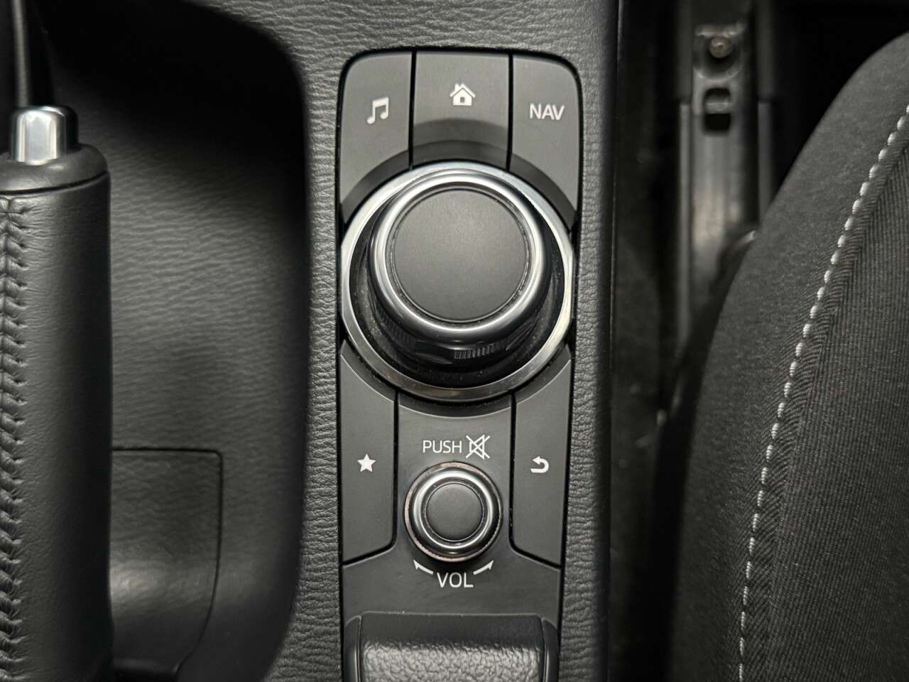 2018 MAZDA MAZDA2 2018 MAZDA MAZDA2