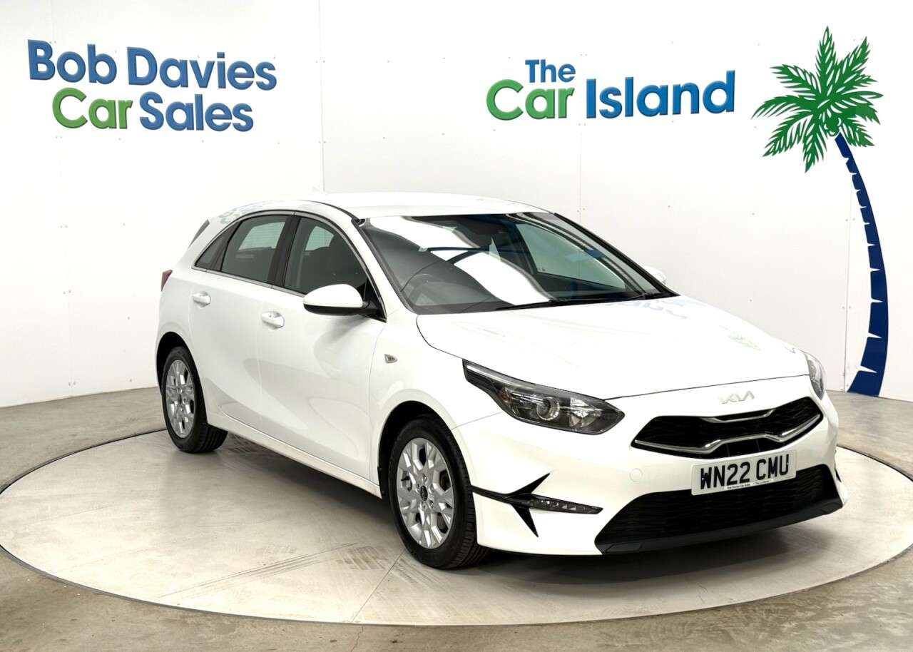 A 2022 KIA CEED 1.0 T-GDi 2 Hatchback 5dr Petrol Manual Euro 6 (s/s) (118 bhp) Reverse Cam, A 2022 KIA CEED 1.0 T-GDi 2 Hatchback 5dr Petrol Manual Euro 6 (s/s) (118 bhp) Reverse Cam,