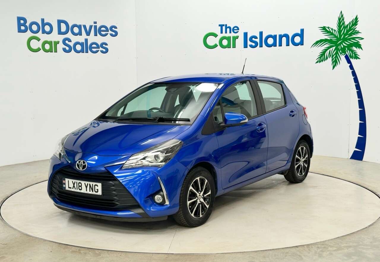 A 2018 TOYOTA YARIS 1.5 VVT-i Icon Tech Hatchback 5dr Petrol Manual Euro 6 (111 ps) Cruise Cont A 2018 TOYOTA YARIS 1.5 VVT-i Icon Tech Hatchback 5dr Petrol Manual Euro 6 (111 ps) Cruise Cont