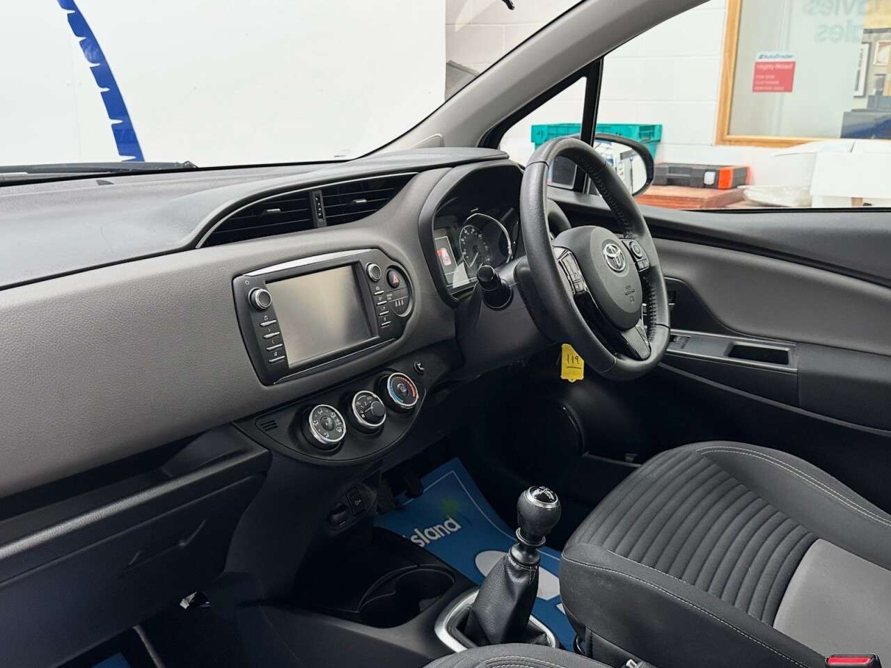 2018 TOYOTA YARIS 2018 TOYOTA YARIS