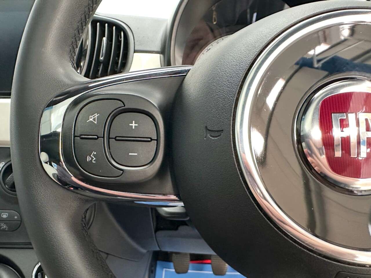 2023 FIAT 500 2023 FIAT 500