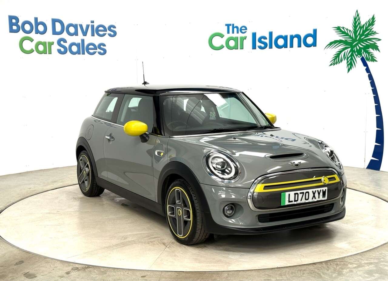 A 2020 MINI ELECTRIC HATCH Cooper SE 32.6kWh Level 1 Hatchback 3dr Electric Auto (184 ps) Absolutely G A 2020 MINI ELECTRIC HATCH Cooper SE 32.6kWh Level 1 Hatchback 3dr Electric Auto (184 ps) Absolutely G