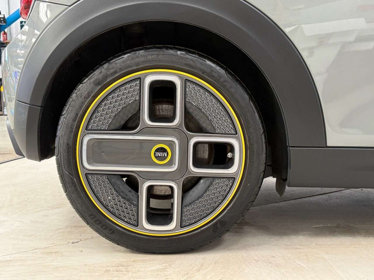 2020 MINI ELECTRIC HATCH 2020 MINI ELECTRIC HATCH