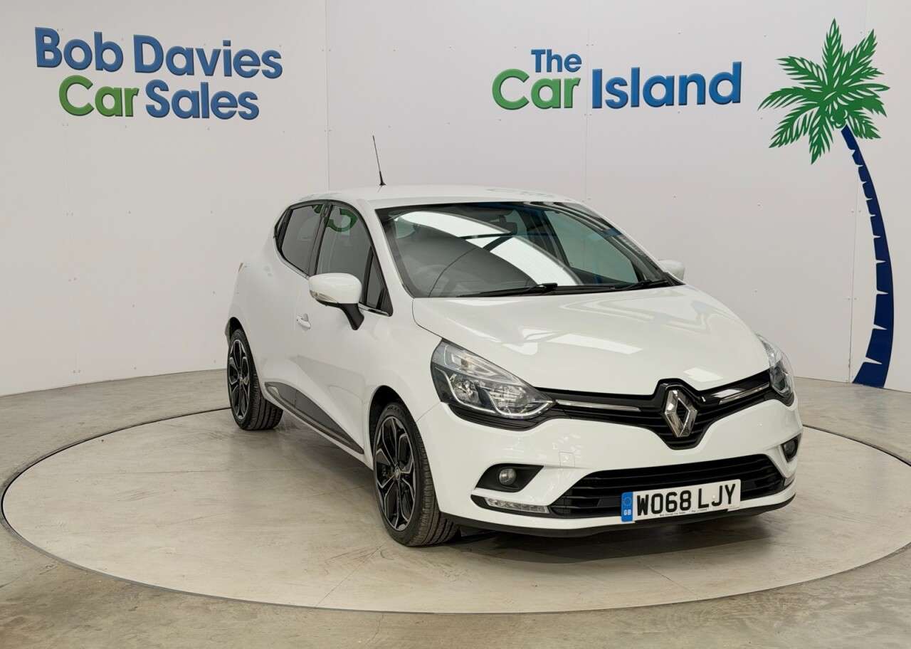 A 2019 RENAULT CLIO 0.9 TCe Iconic Hatchback 5dr Petrol Manual Euro 6 (s/s) (90 ps) Cruise Cont A 2019 RENAULT CLIO 0.9 TCe Iconic Hatchback 5dr Petrol Manual Euro 6 (s/s) (90 ps) Cruise Cont