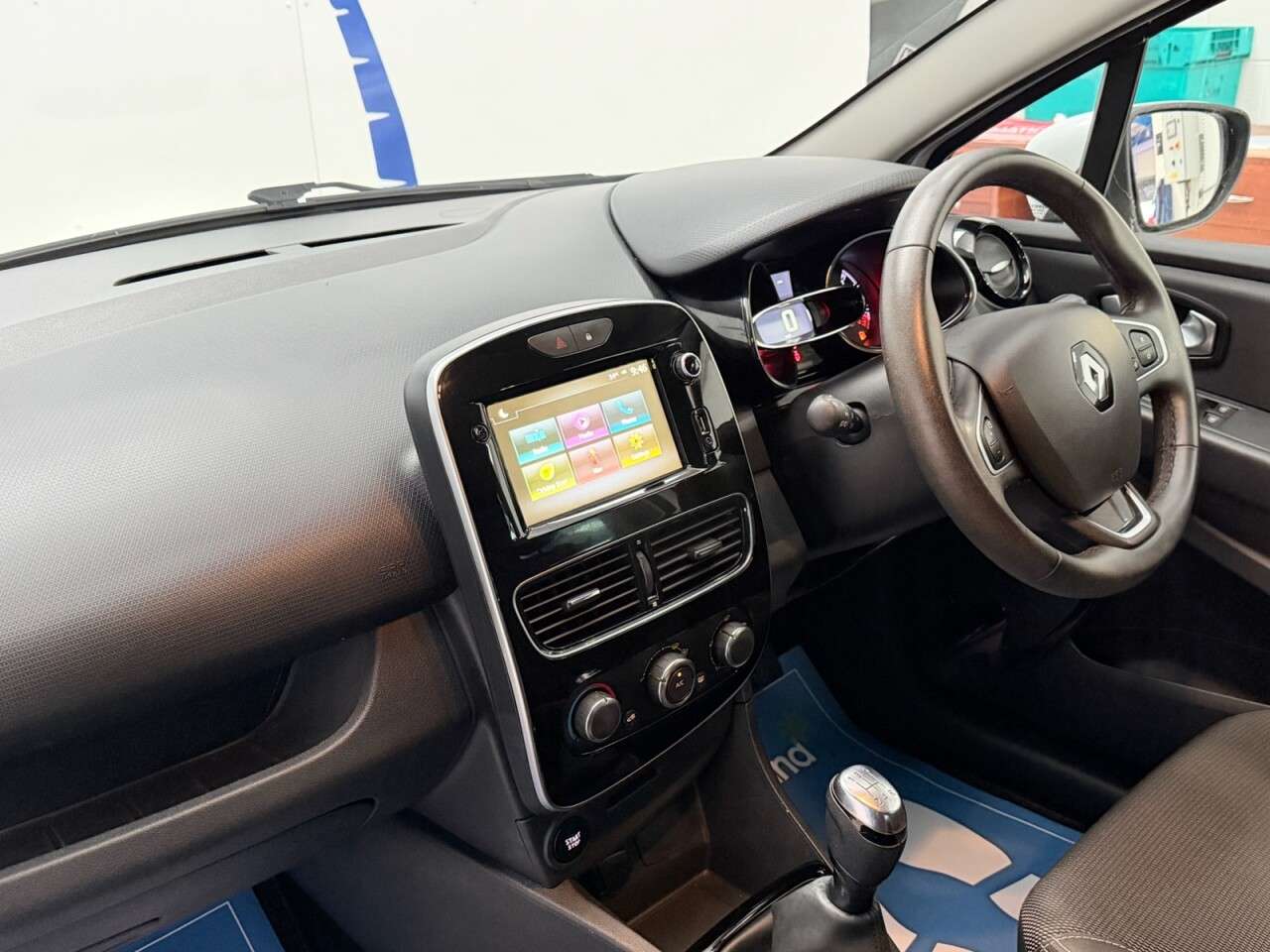 2019 RENAULT CLIO 2019 RENAULT CLIO