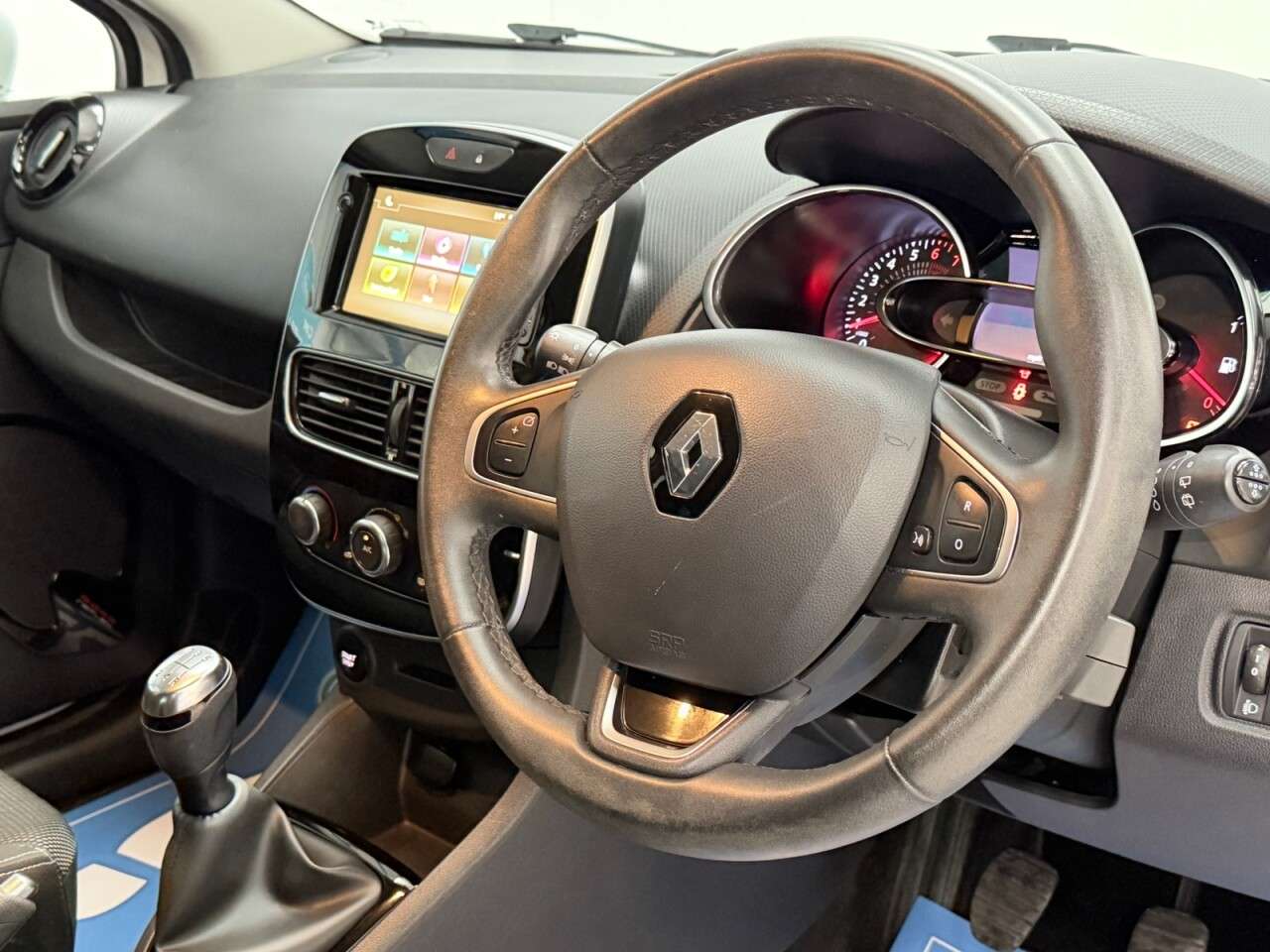 2019 RENAULT CLIO 2019 RENAULT CLIO